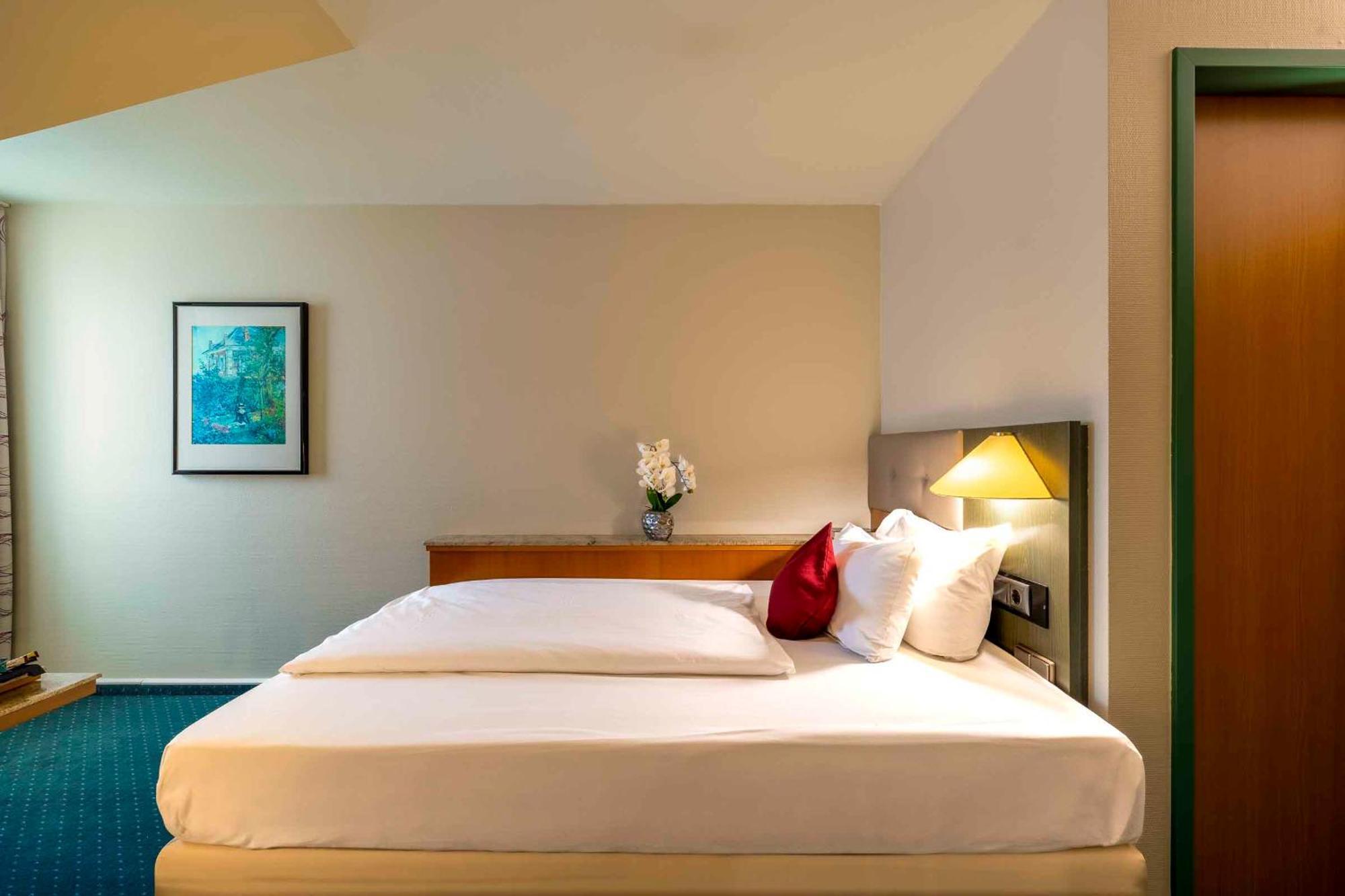 Plaza Inn Blankenburg Ditzingen, Sure Hotel Collection Экстерьер фото