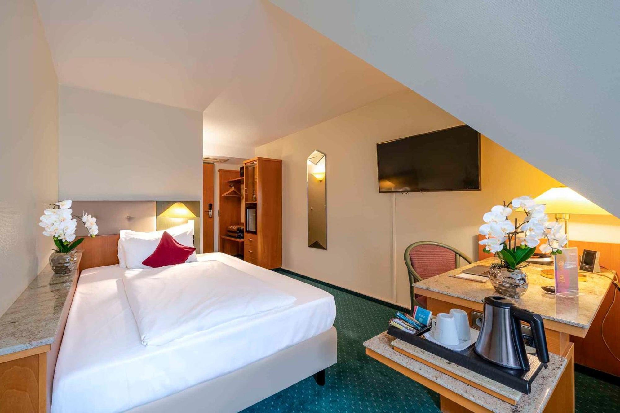 Plaza Inn Blankenburg Ditzingen, Sure Hotel Collection Экстерьер фото
