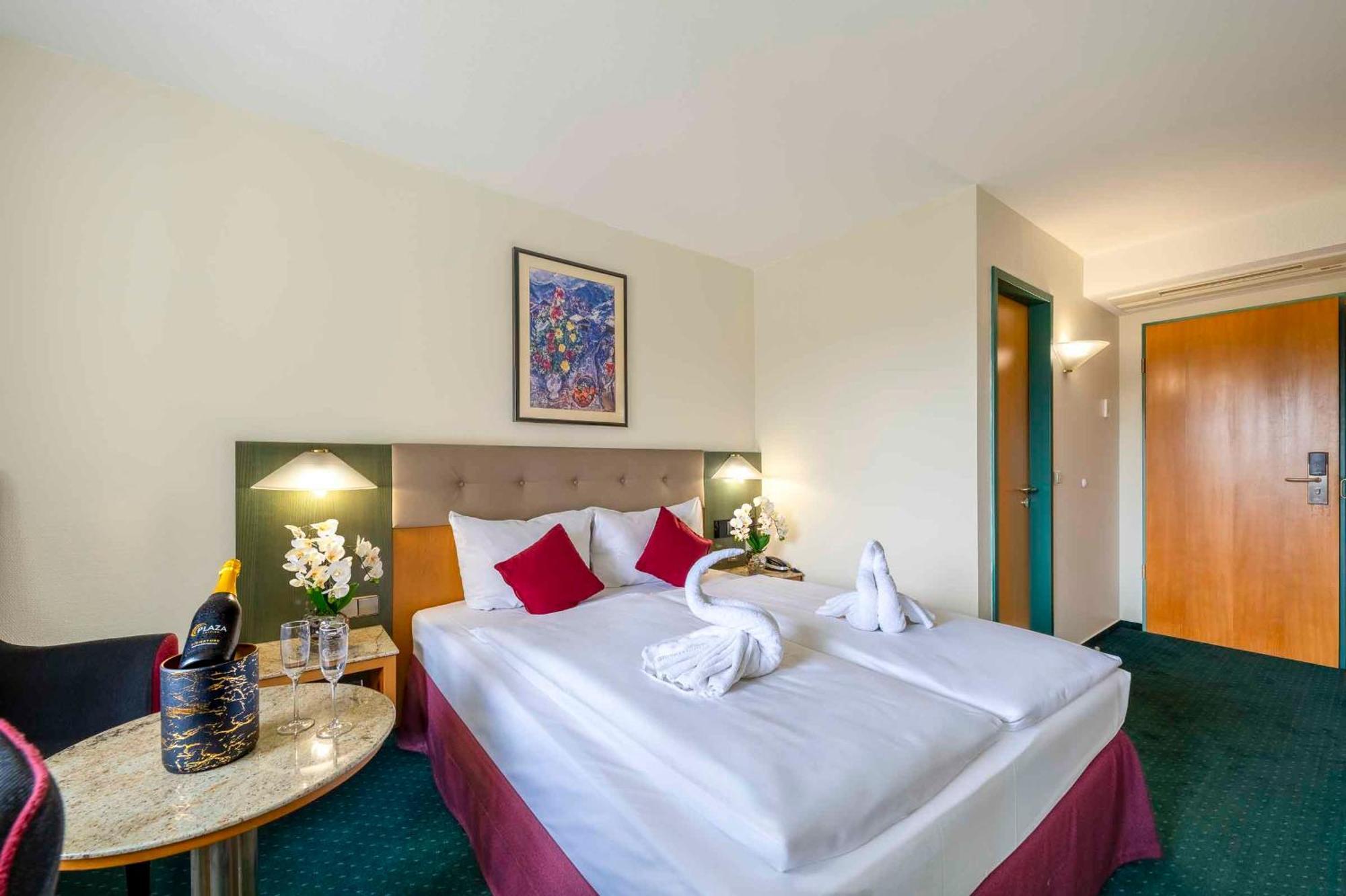 Plaza Inn Blankenburg Ditzingen, Sure Hotel Collection Экстерьер фото